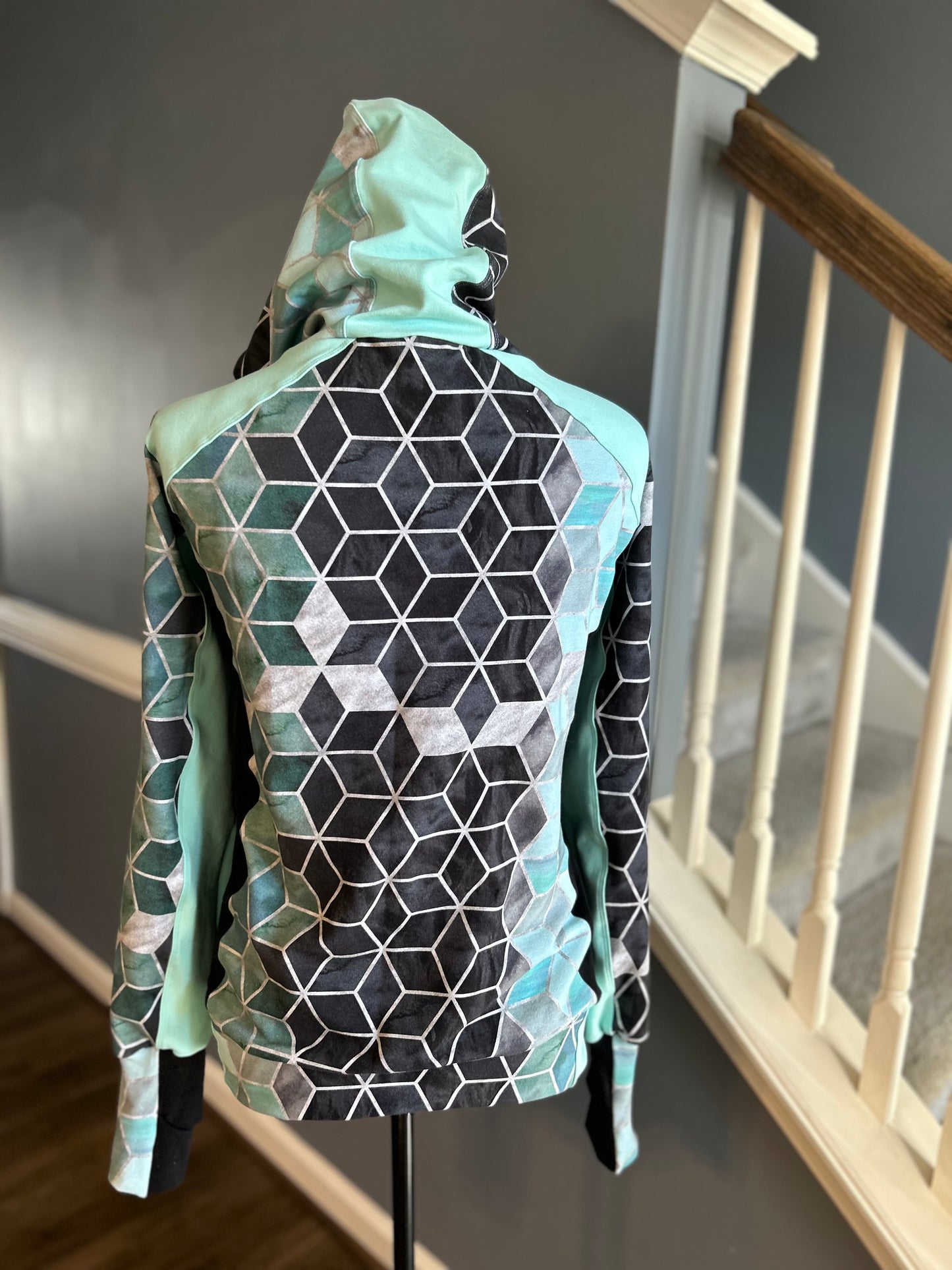 12 Women’s Geometric Colorblock Hoodie