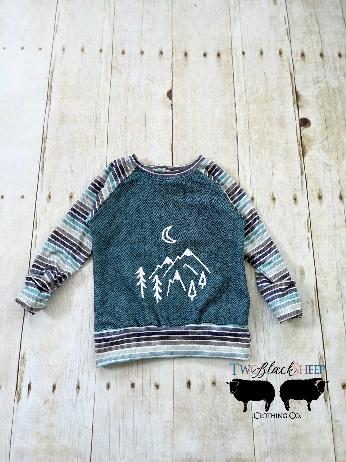 3-6y GWM Blue Mountain Raglan with Striped Sleeves